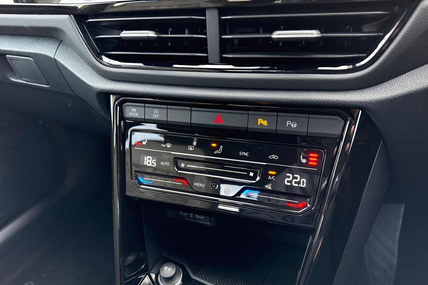 Used Volkswagen T-Roc 2025 for sale - 76405862: Photo 54