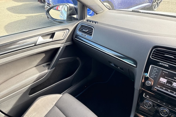 Used Volkswagen Golf 2015 for sale - 76182151: Photo 15