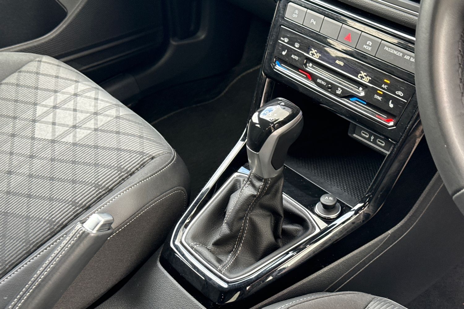 Used Volkswagen T-Cross 2024 for sale - 76385533: Photo 23