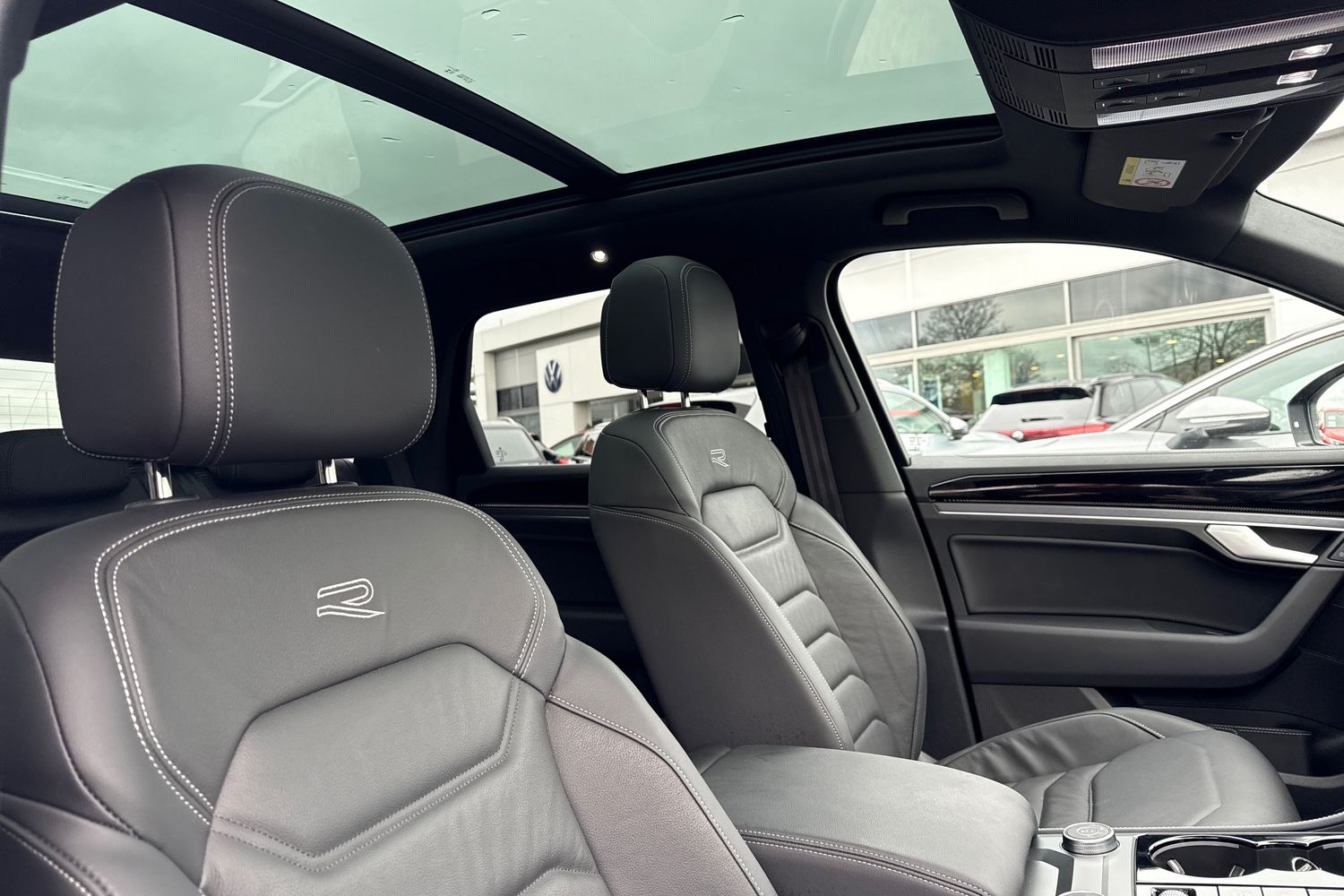 Used Volkswagen Touareg 2025 for sale - 77541015: Photo 24