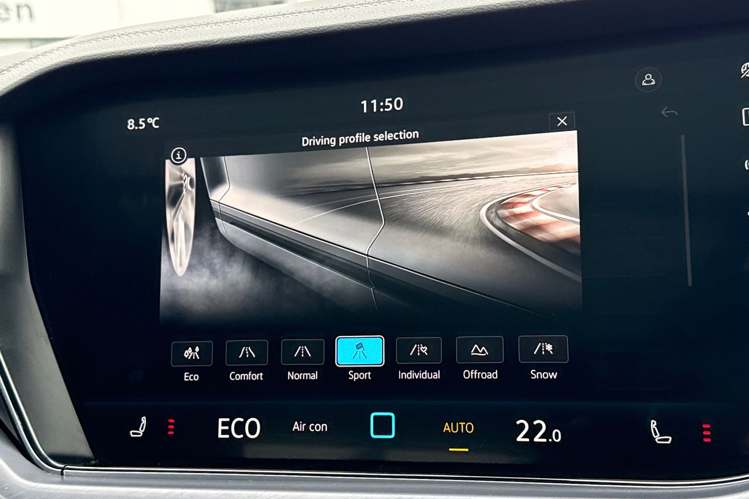 Used Volkswagen Touareg 2025 for sale - 77541015: Photo 35