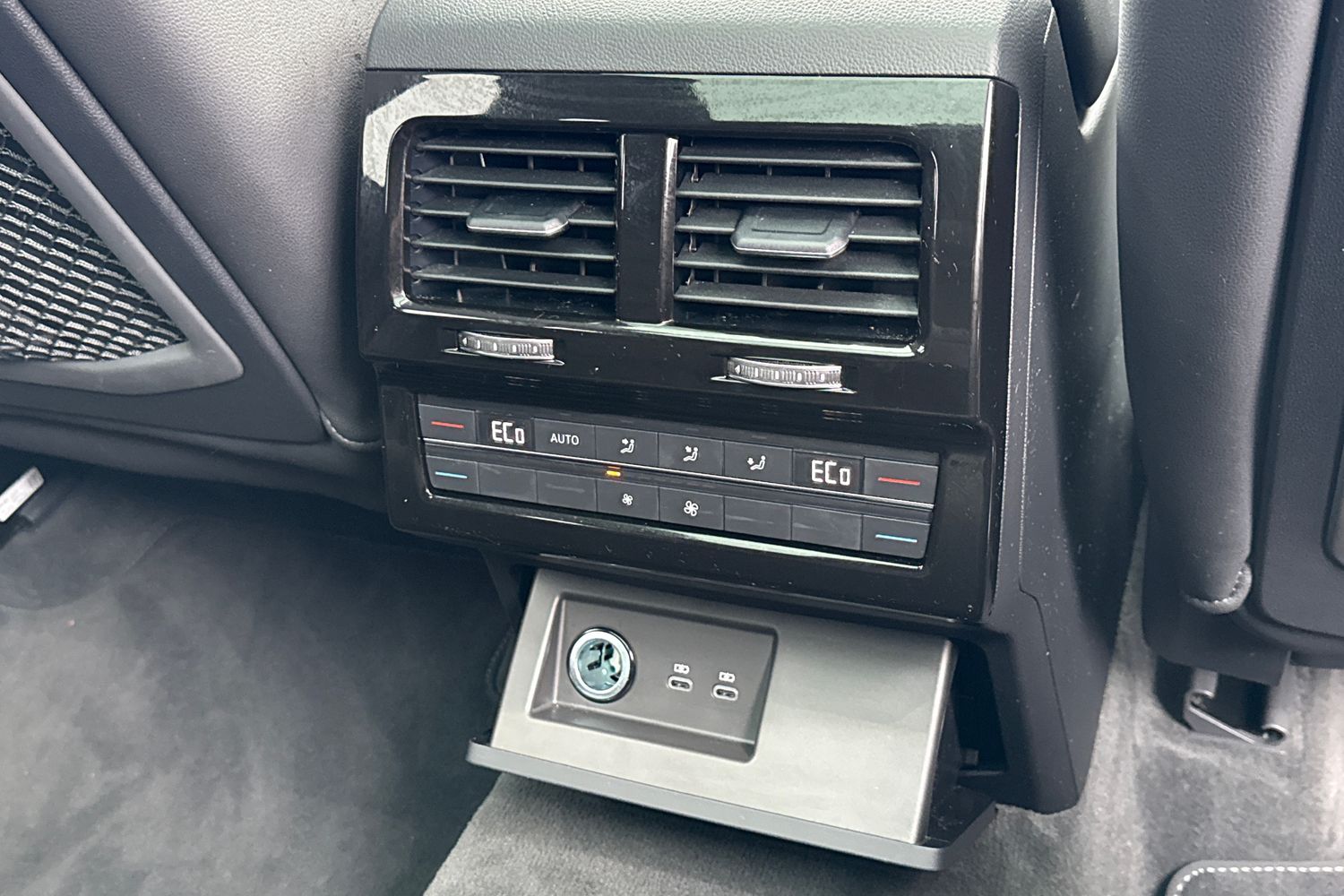 Used Volkswagen Touareg 2025 for sale - 77541015: Photo 44