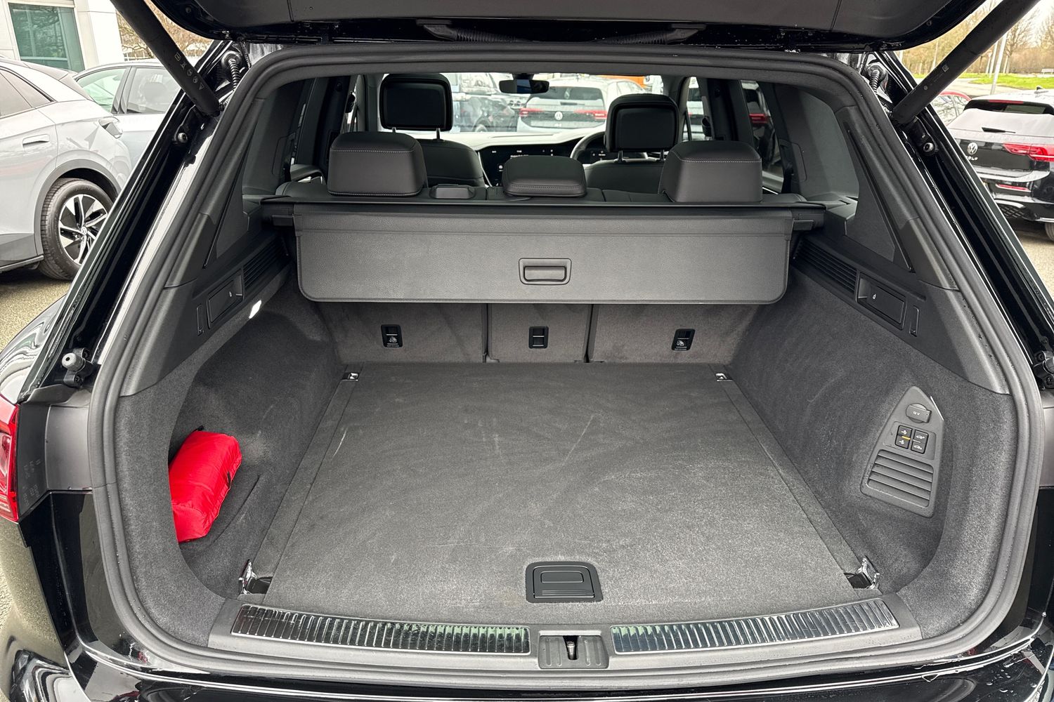 Used Volkswagen Touareg 2025 for sale - 77541015: Photo 7