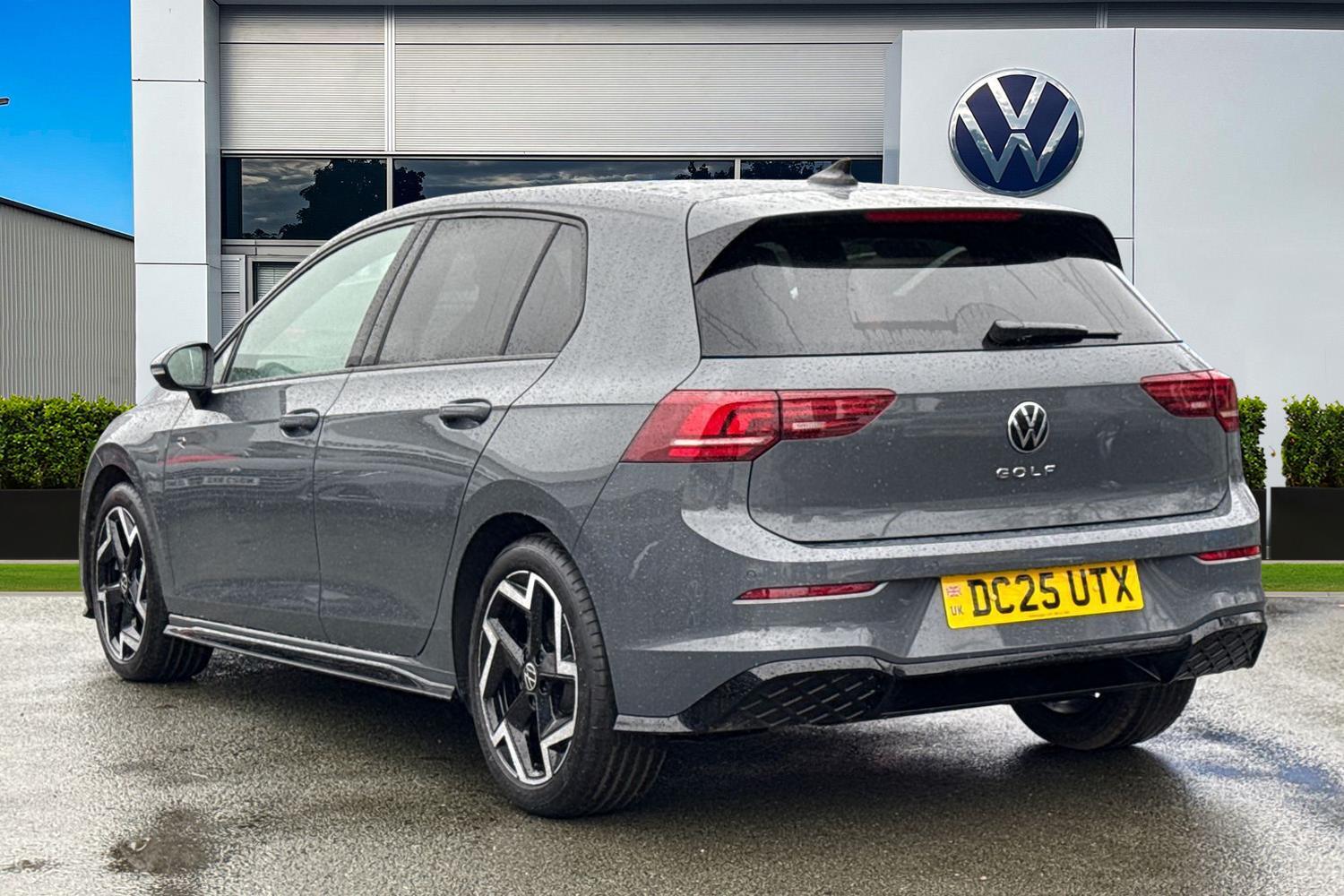 Used Volkswagen Golf 2025 for sale - 77302905: Photo 2