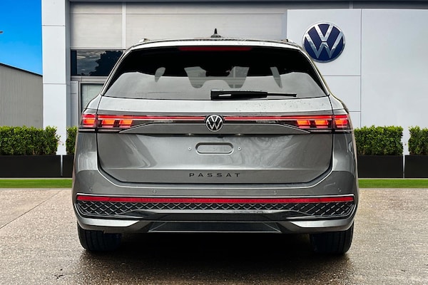 Used Volkswagen Passat 2025 for sale - 75819387: Photo 4