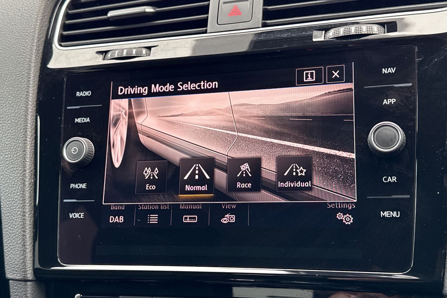 Used Volkswagen Golf 2019 for sale - 77382508: Photo 32