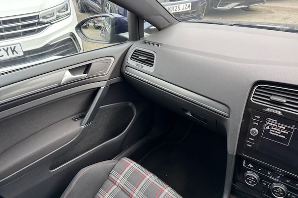 Used Volkswagen Golf 2018 for sale - 76288319: Photo 20