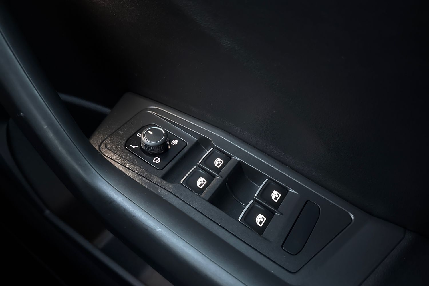 Used Volkswagen T-Roc 2021 for sale - 76902570: Photo 24