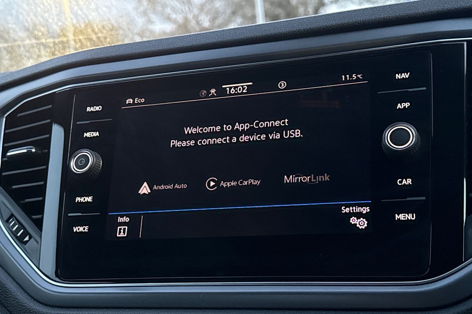 Used Volkswagen T-Roc 2021 for sale - 76902570: Photo 28