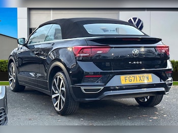Used Volkswagen T-Roc 2021 for sale - 76902570: Photo