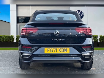 Used Volkswagen T-Roc 2021 for sale - 76902570: Photo