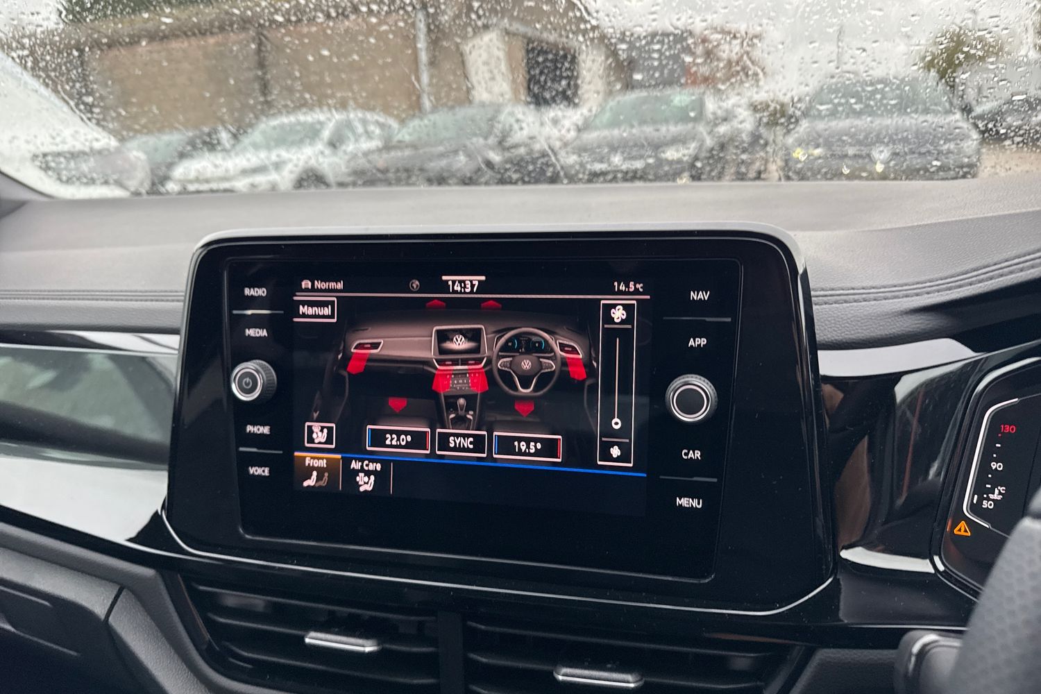 Used Volkswagen T-Roc 2025 for sale - 76405945: Photo 21