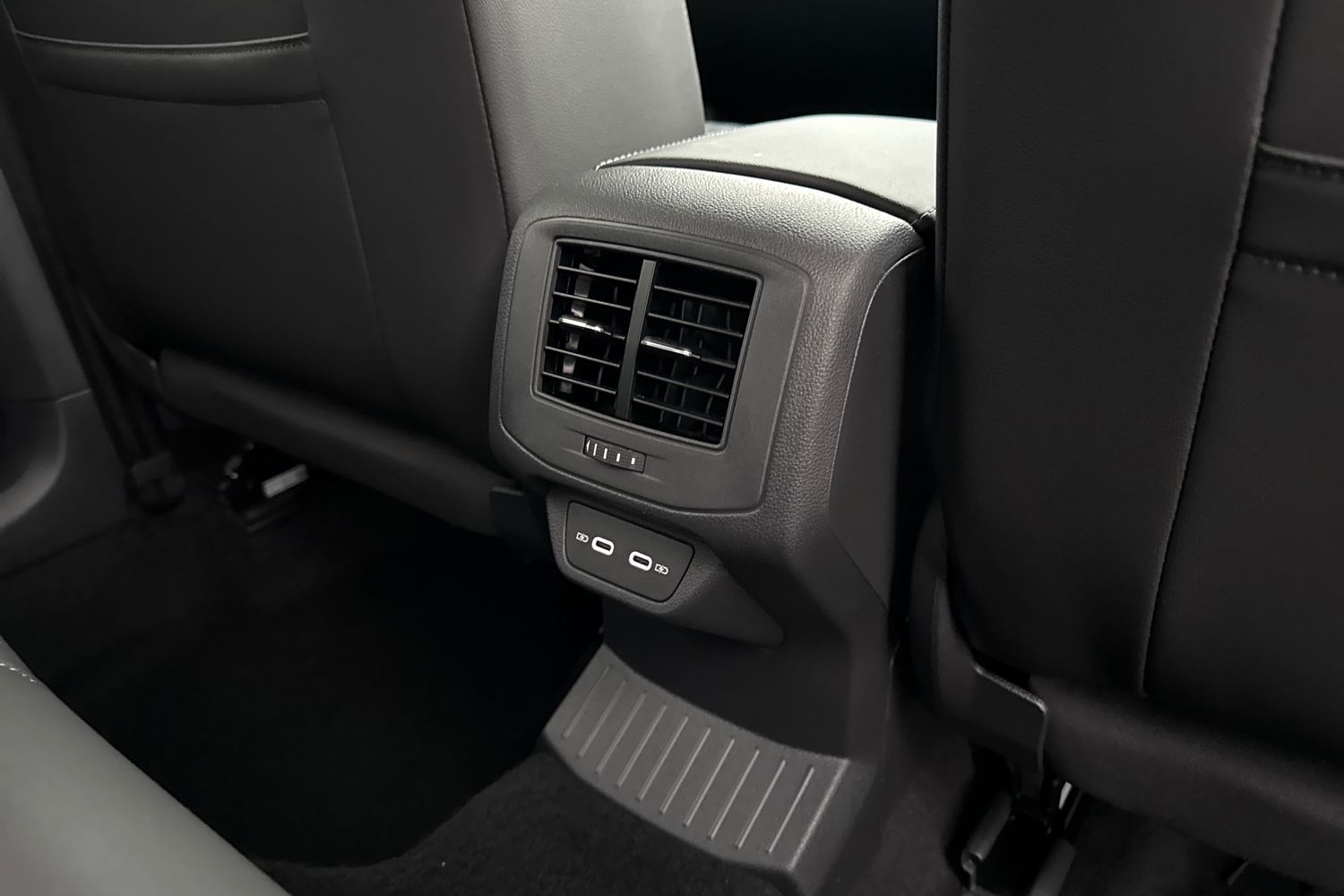 Used Volkswagen T-Roc 2025 for sale - 76405945: Photo 29