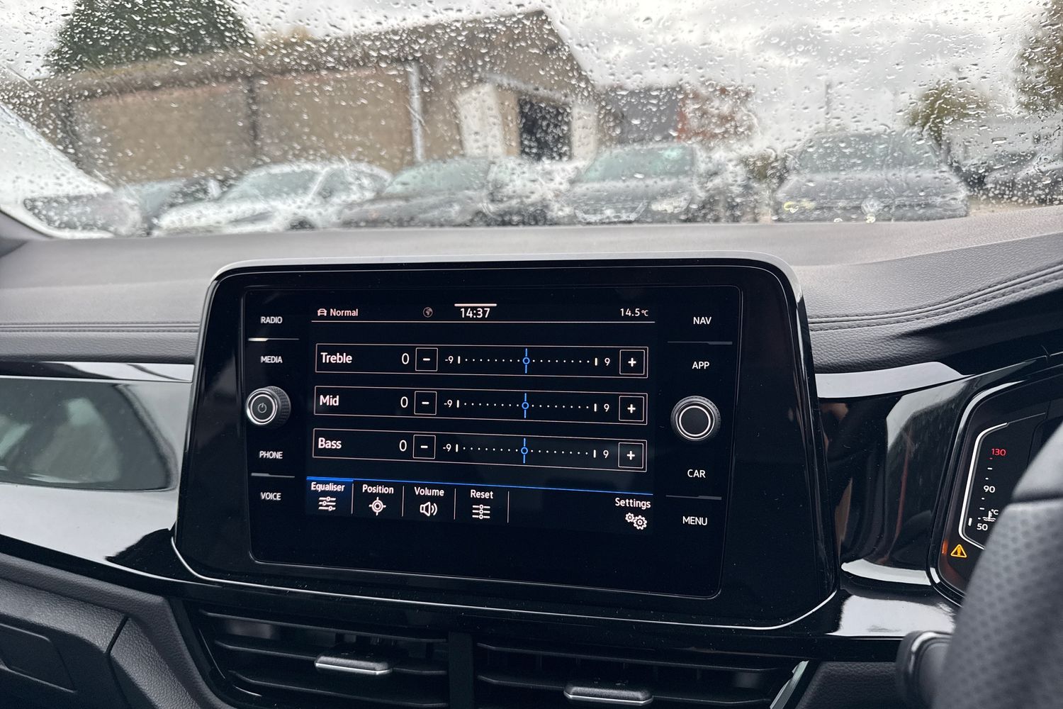 Used Volkswagen T-Roc 2025 for sale - 76405945: Photo 51