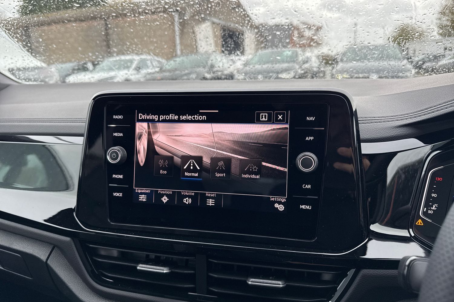 Used Volkswagen T-Roc 2025 for sale - 76405945: Photo 52