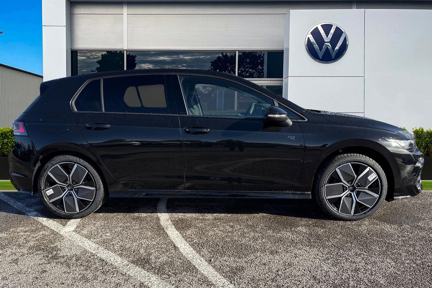 Used Volkswagen Golf 2025 for sale - 76718450: Photo 3