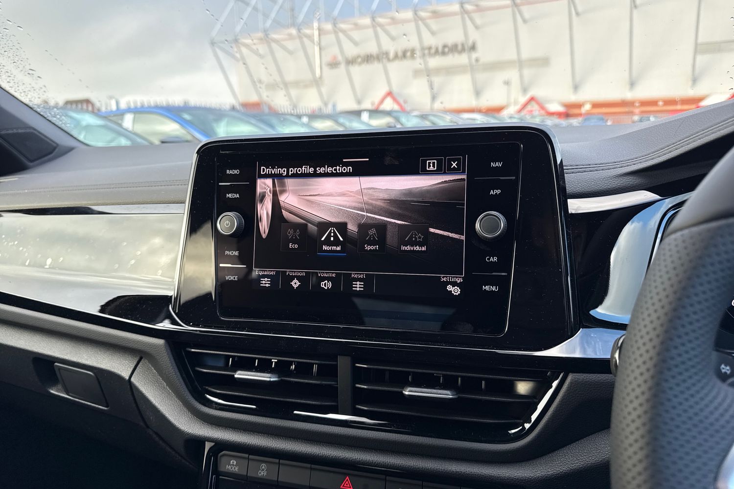 Used Volkswagen T-Roc 2026 for sale - 77313130: Photo 53