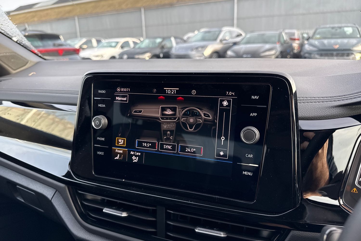 Used Volkswagen T-Roc 2025 for sale - 76985295: Photo 21