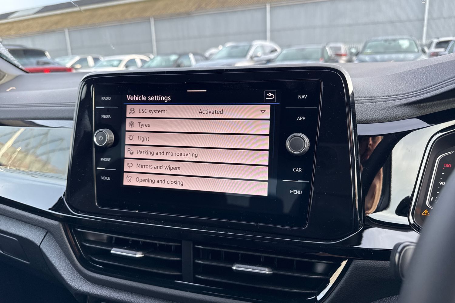 Used Volkswagen T-Roc 2025 for sale - 76985295: Photo 47