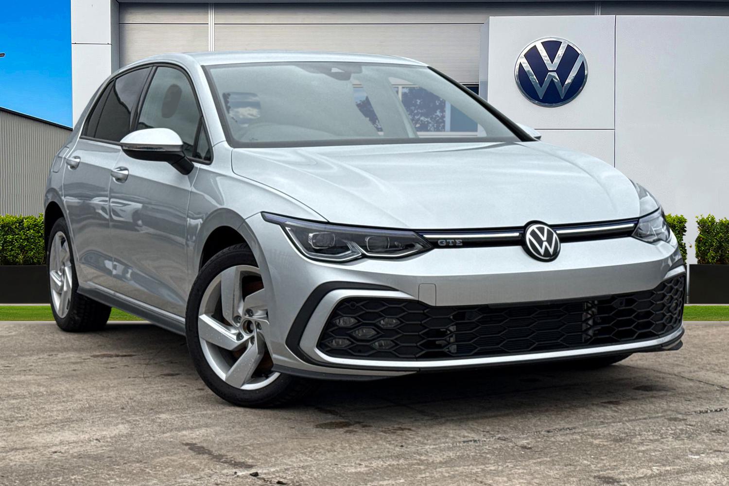 Used Volkswagen Golf 2025 for sale - 76421402: Photo 1