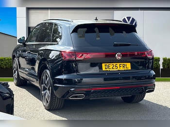 Used Volkswagen Touareg 2025 for sale - 75582521: Photo