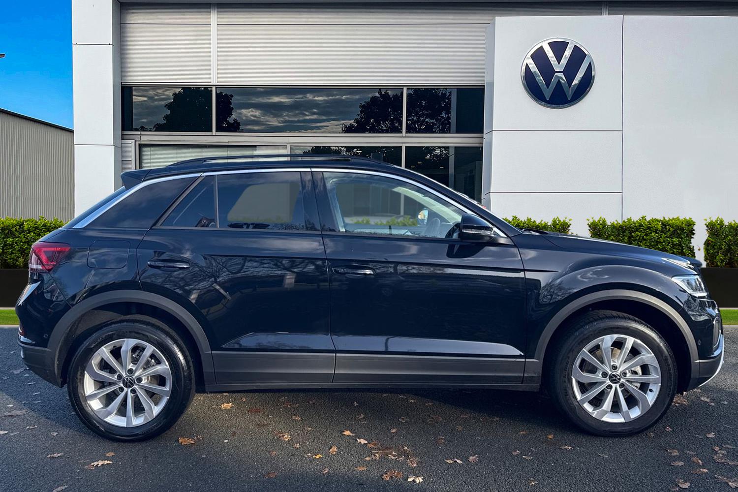 Used Volkswagen T-Roc 2025 for sale - 76896224: Photo 3