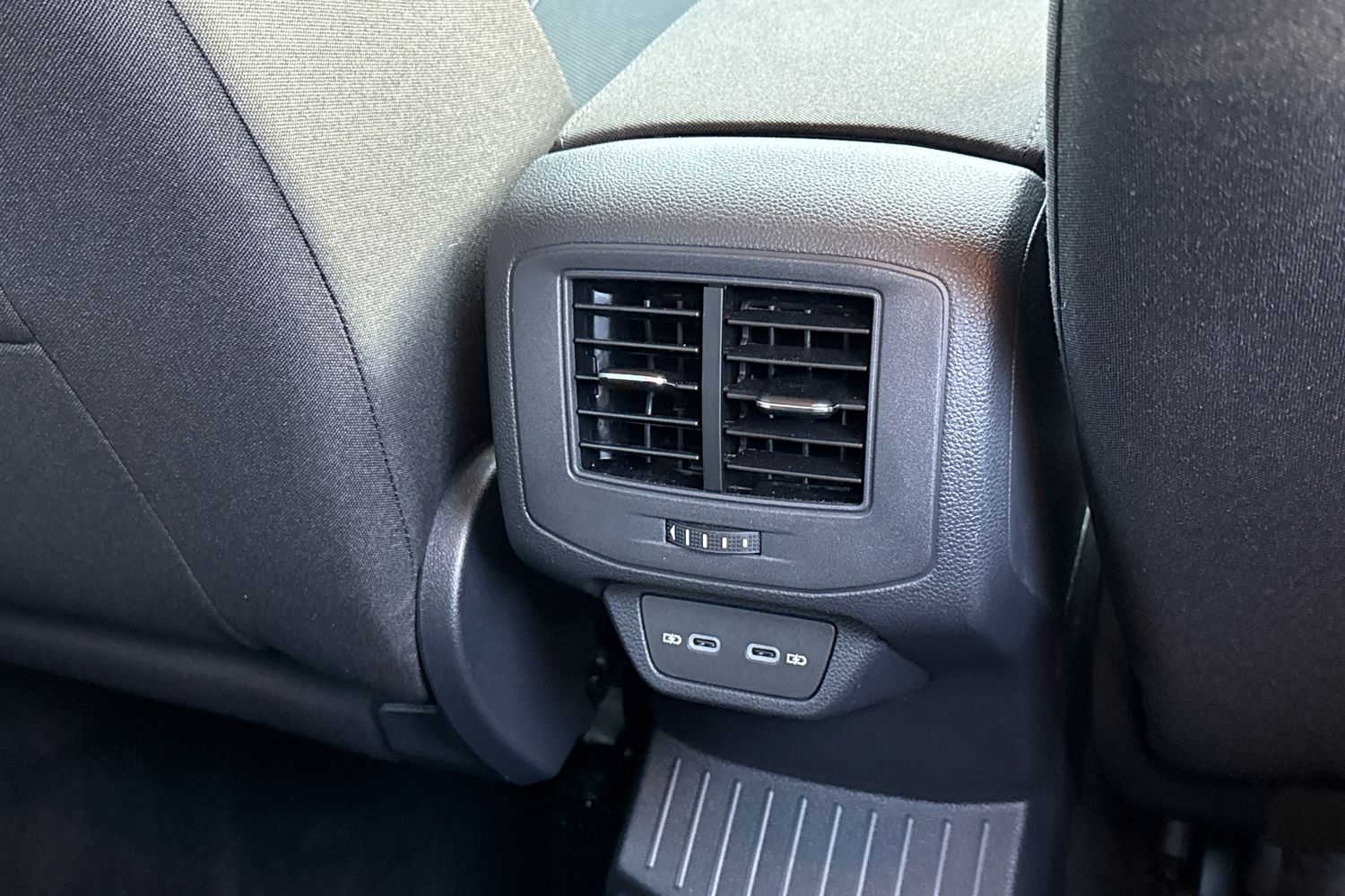 Used Volkswagen T-Roc 2025 for sale - 76896224: Photo 35