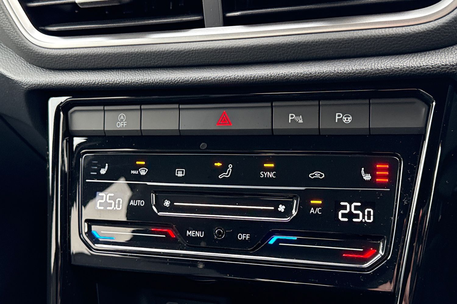 Used Volkswagen T-Roc 2024 for sale - 77199603: Photo 35