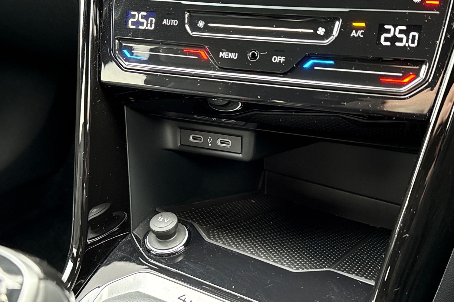 Used Volkswagen T-Roc 2024 for sale - 77199603: Photo 36