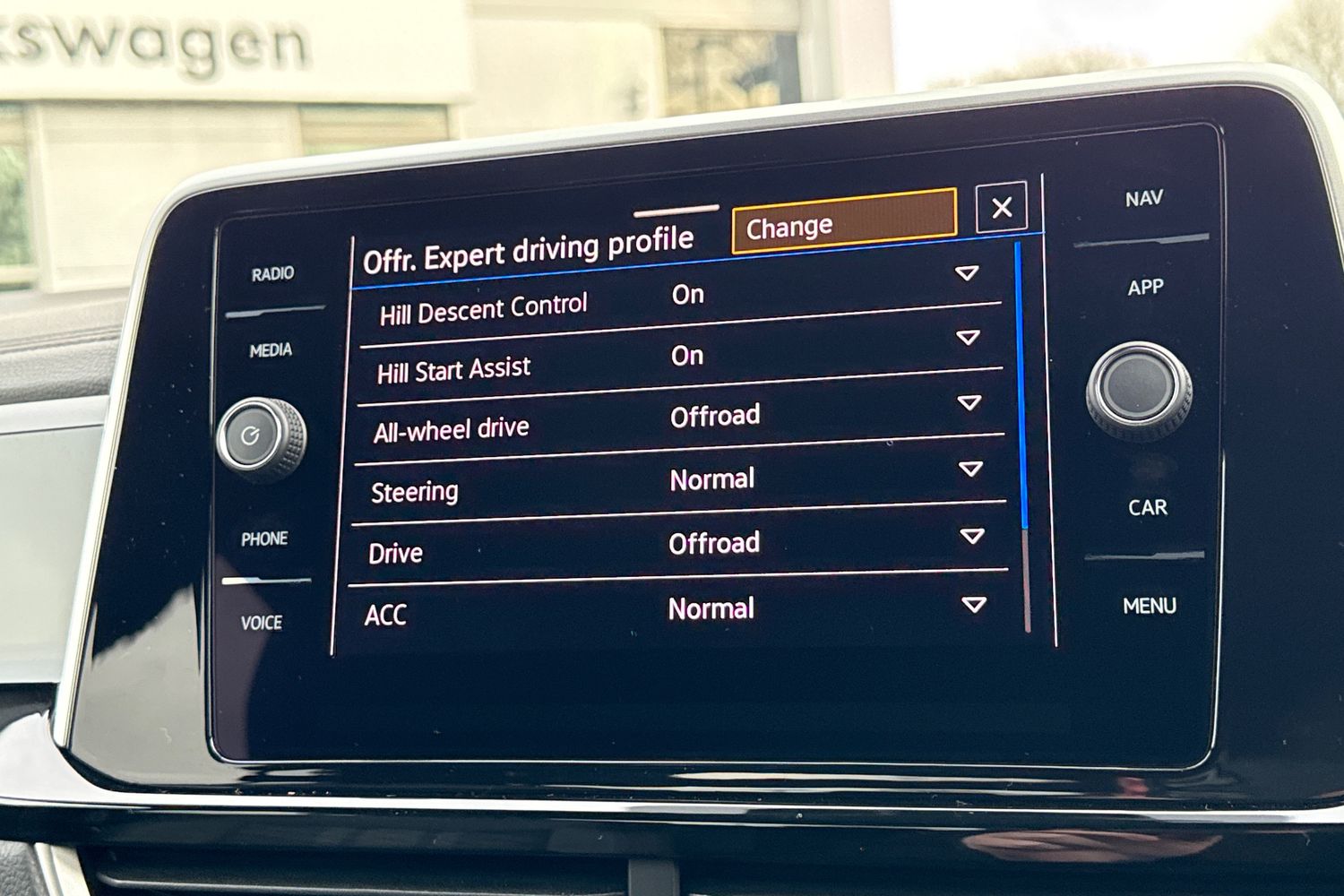 Used Volkswagen T-Roc 2024 for sale - 77199603: Photo 39