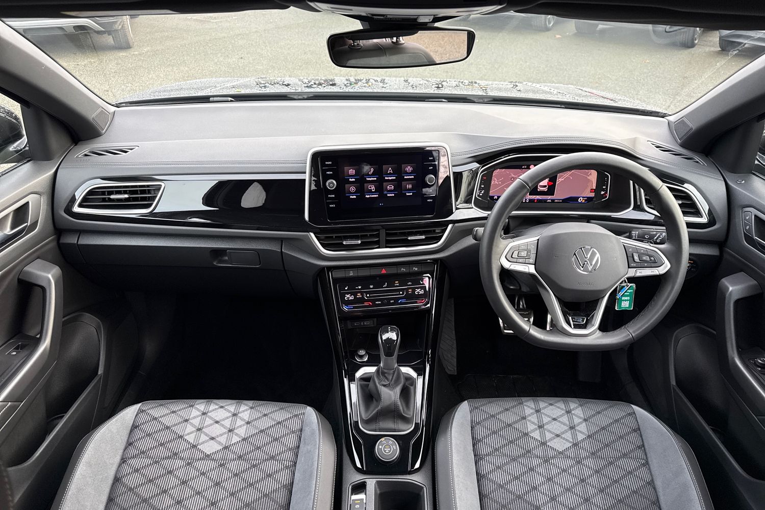 Used Volkswagen T-Roc 2024 for sale - 77199603: Photo 44