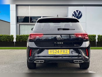 Used Volkswagen T-Roc 2024 for sale - 77199603: Photo