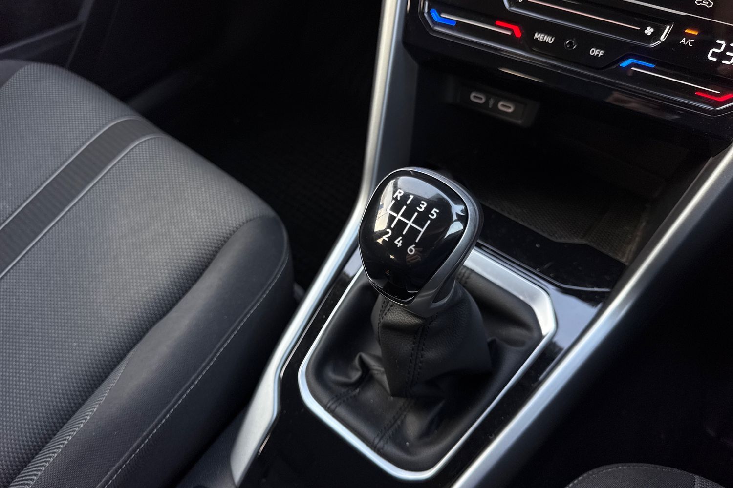 Used Volkswagen T-Roc 2023 for sale - 77052202: Photo 23