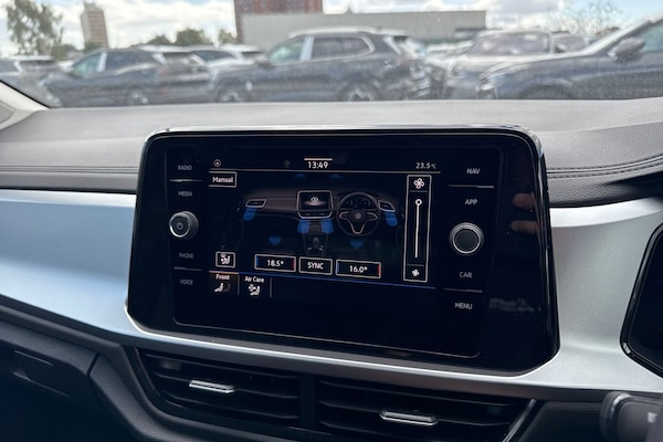 Used Volkswagen T-Roc 2025 for sale - 75745231: Photo 21
