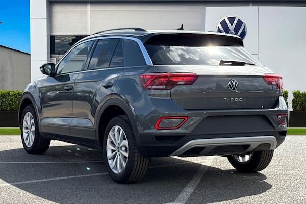 Used Volkswagen T-Roc 2025 for sale - 75745231: Photo 2