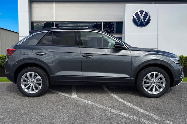 Used Volkswagen T-Roc 2025 for sale - 75745231: Photo 3