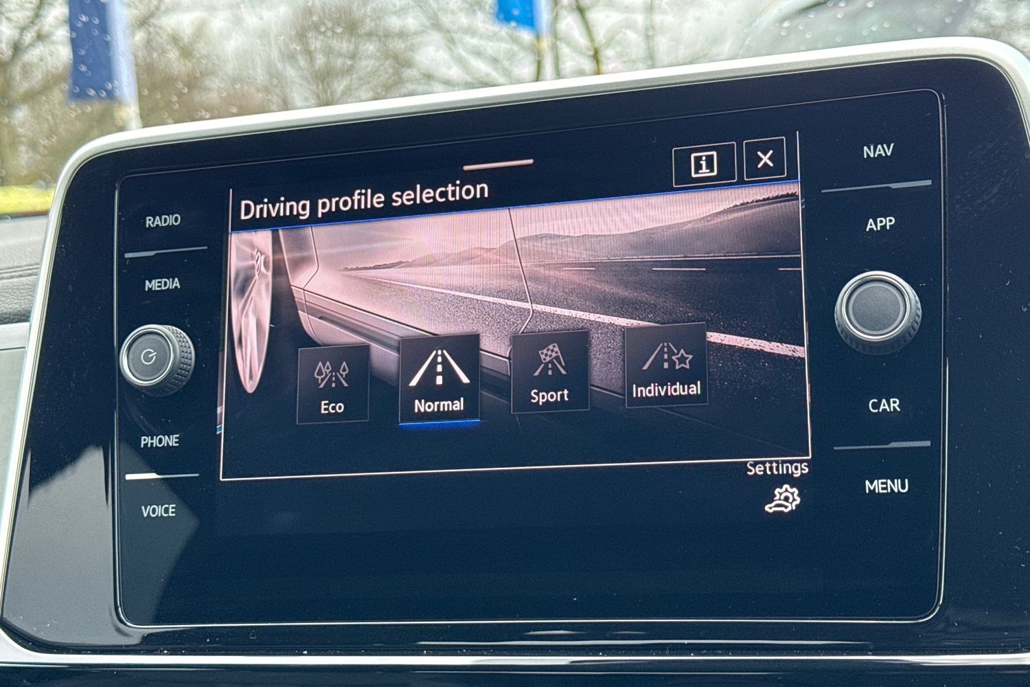 Used Volkswagen T-Roc 2025 for sale - 77394113: Photo 32