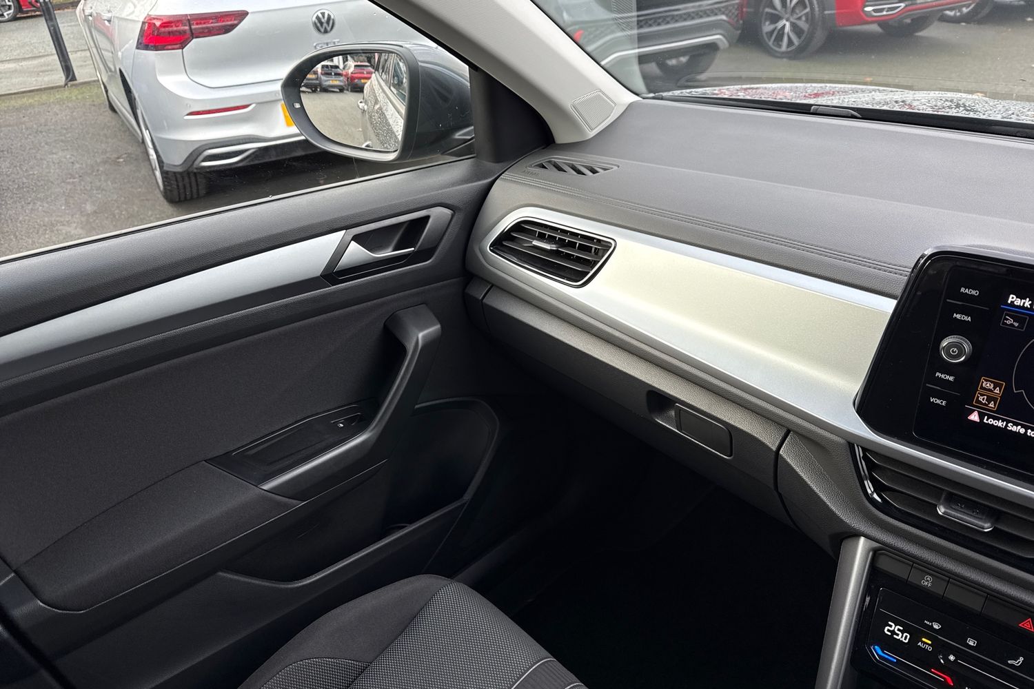 Used Volkswagen T-Roc 2024 for sale - 77172675: Photo 19