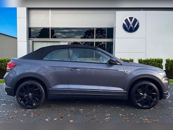 Used Volkswagen T-Roc 2020 for sale - 76863225: Photo