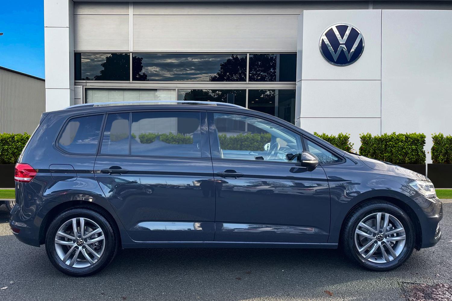 Used Volkswagen Touran 2024 for sale - 77282117: Photo 3