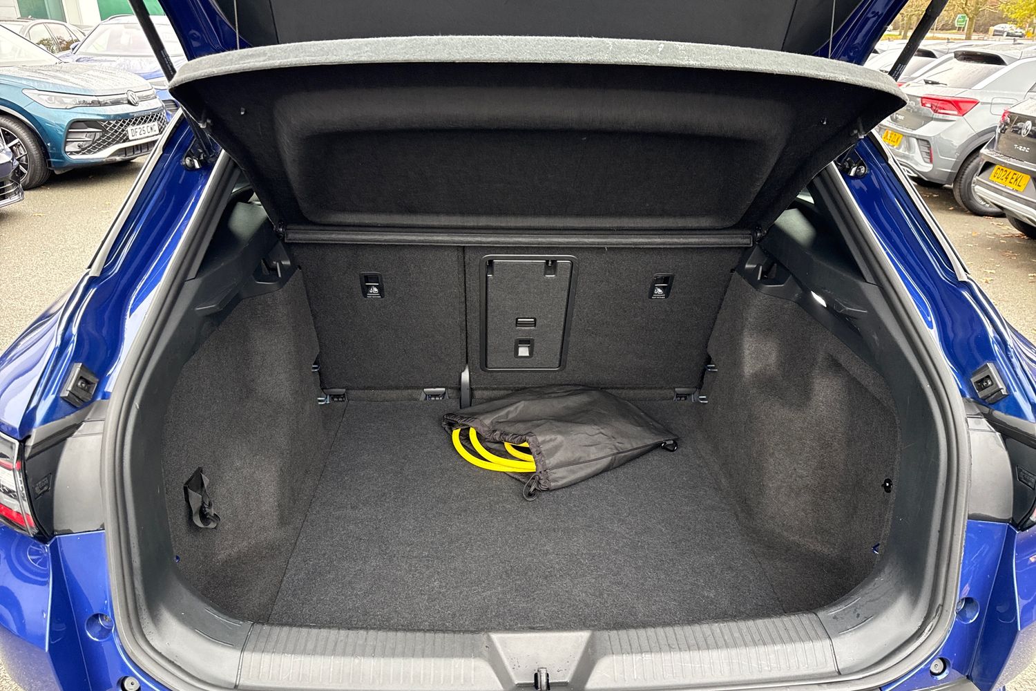 Used Volkswagen ID.4 2022 for sale - 76723937: Photo 6