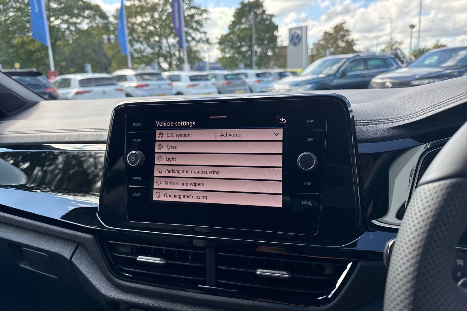 Used Volkswagen T-Roc 2026 for sale - 78043541: Photo 42