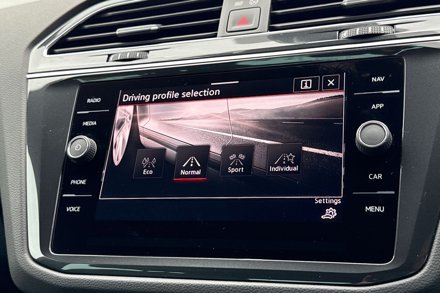 Used Volkswagen Tiguan 2022 for sale - 76558101: Photo 31