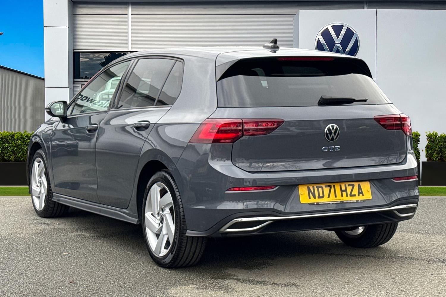 Used Volkswagen Golf 2021 for sale - 77500970: Photo 2