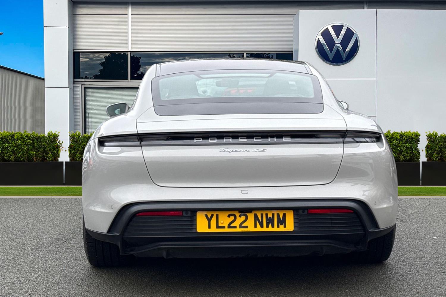 Used Porsche Taycan 2022 for sale - 78155125: Photo 4