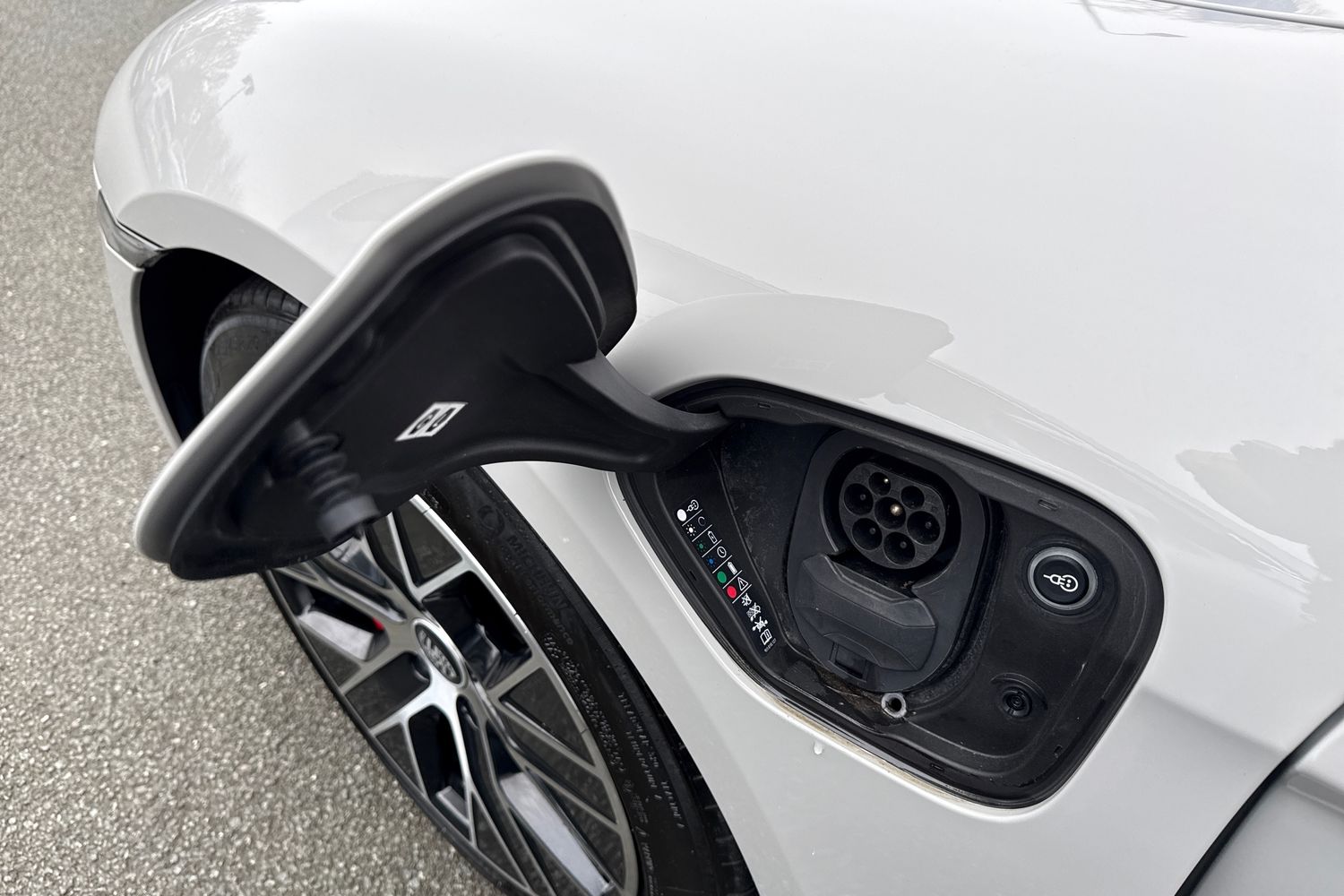 Used Porsche Taycan 2022 for sale - 78155125: Photo 42