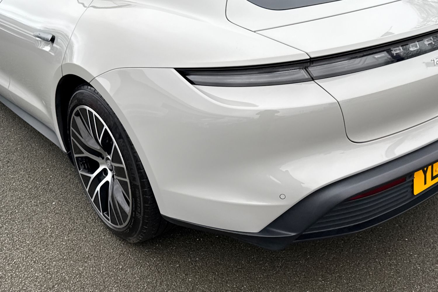 Used Porsche Taycan 2022 for sale - 78155125: Photo 8