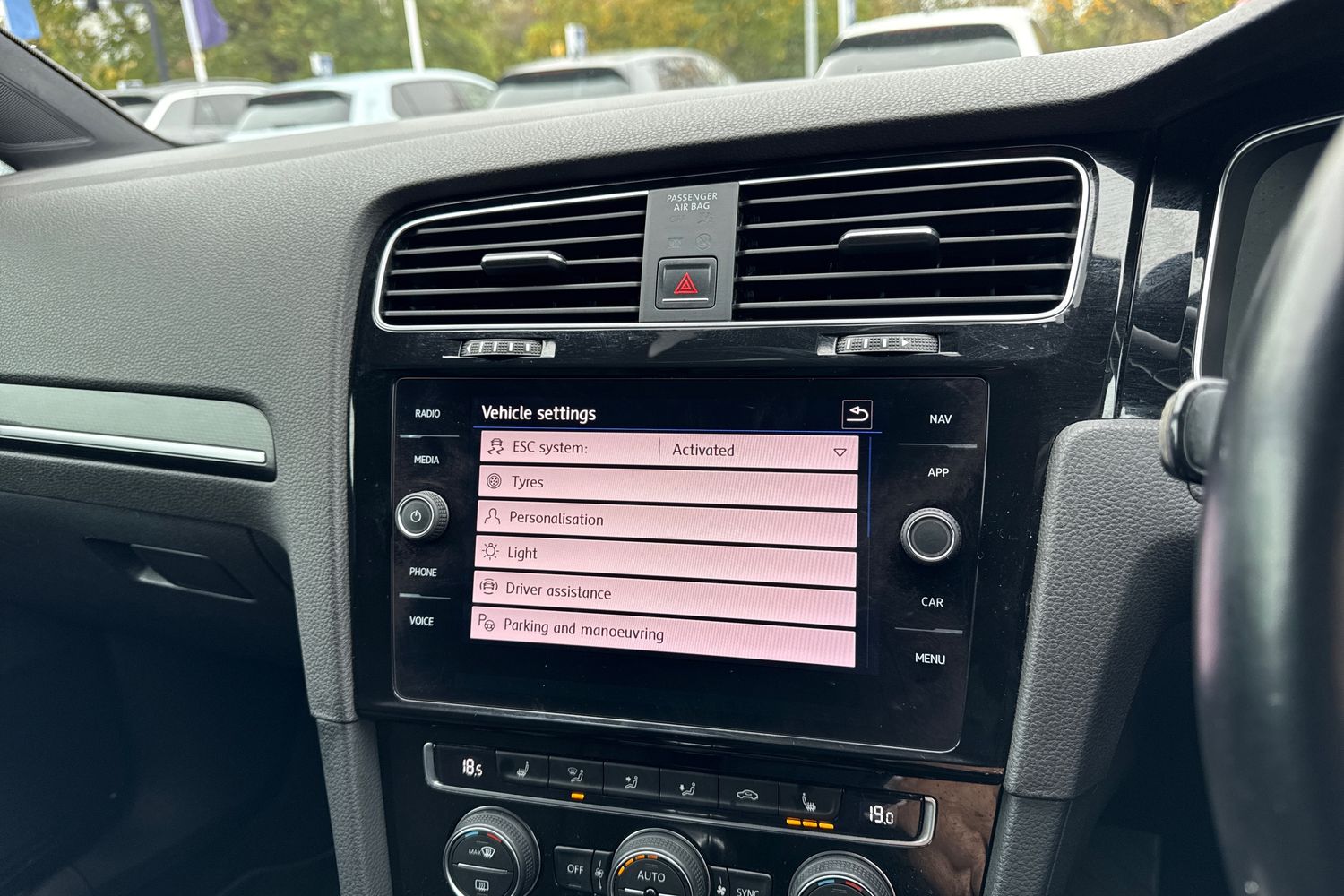 Used Volkswagen Golf 2018 for sale - 76421342: Photo 42