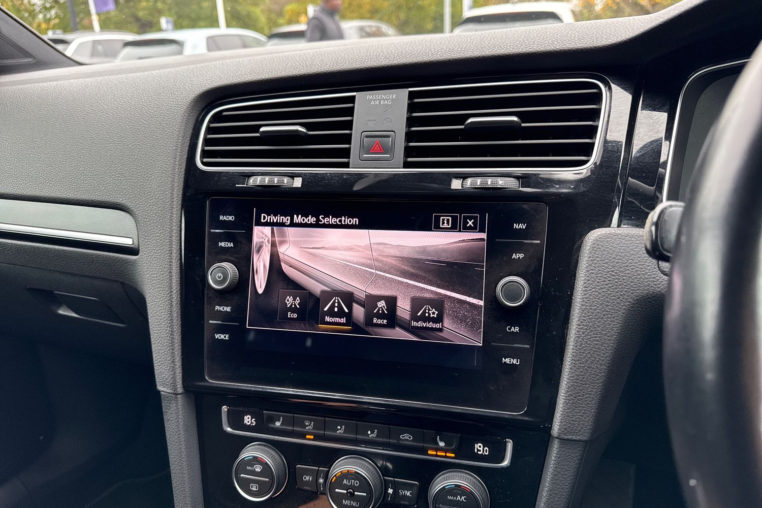 Used Volkswagen Golf 2018 for sale - 76421342: Photo 45