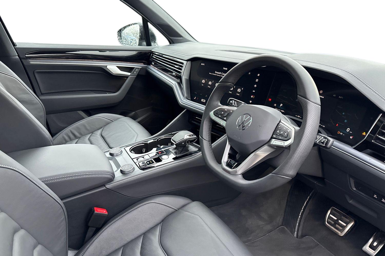 Used Volkswagen Touareg 2025 for sale - 76836329: Photo 14